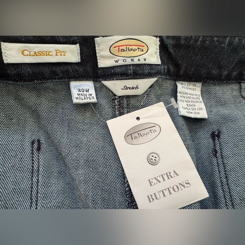 Talbots Indigo Denim Jeans with Gold Button Accents, Size 20W - Picture 7 of 8